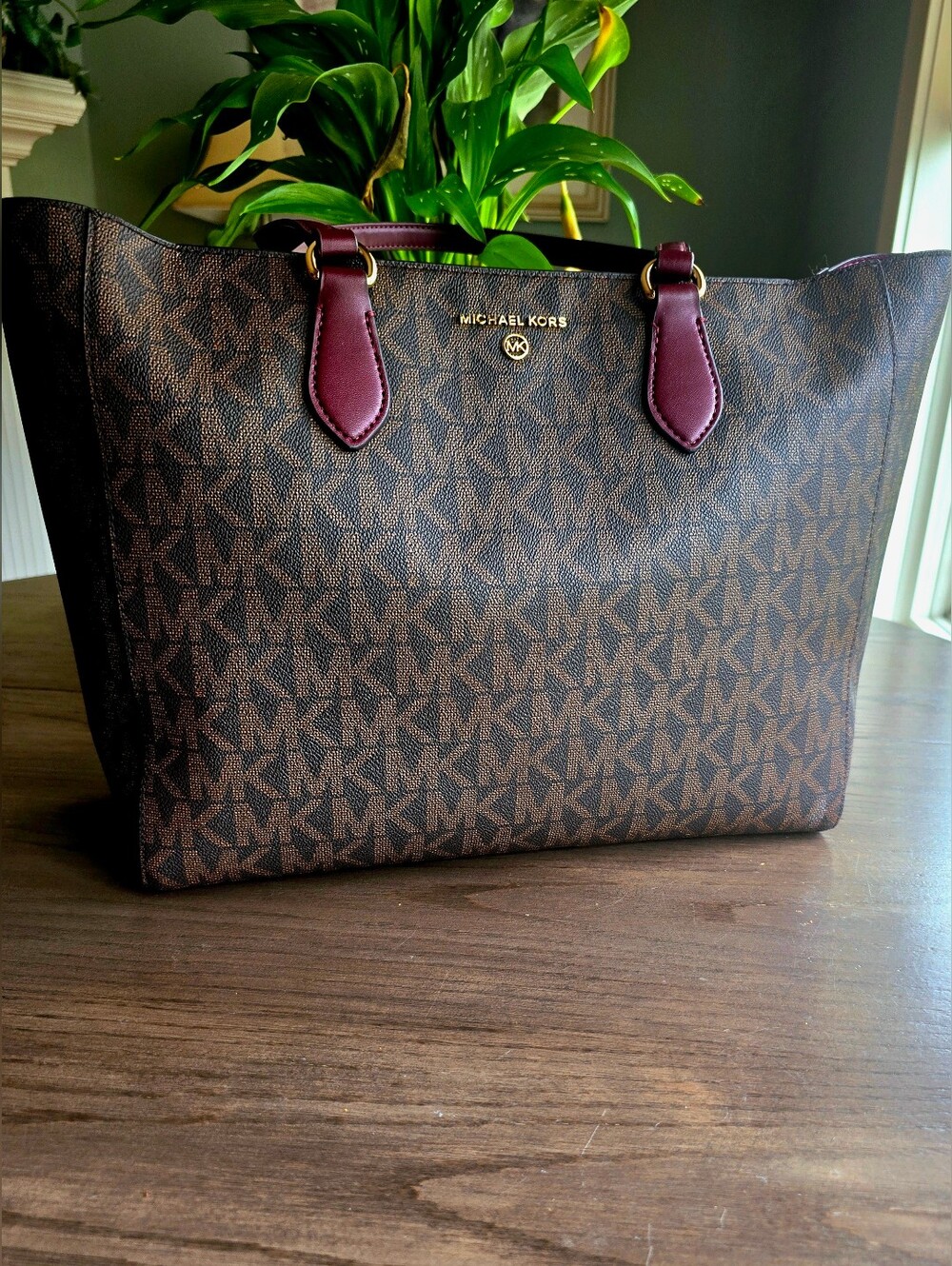 Michael Kors Jet Set Large Signature Logo Tote Bag